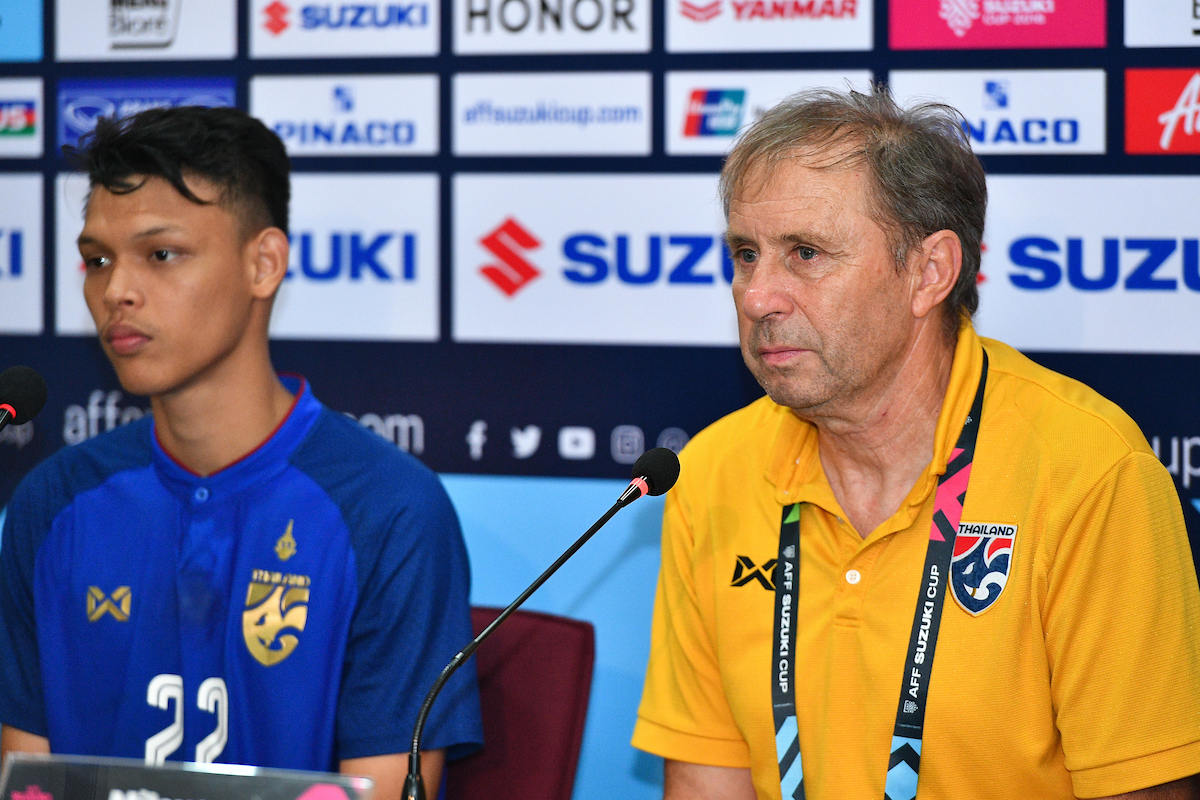 HLV Milovan Rajevac hết lời khen ngợi Supachai undefined